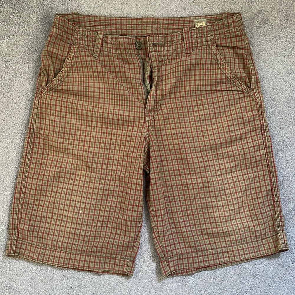 Men’s Lucky Brand Tan and Red Shorts